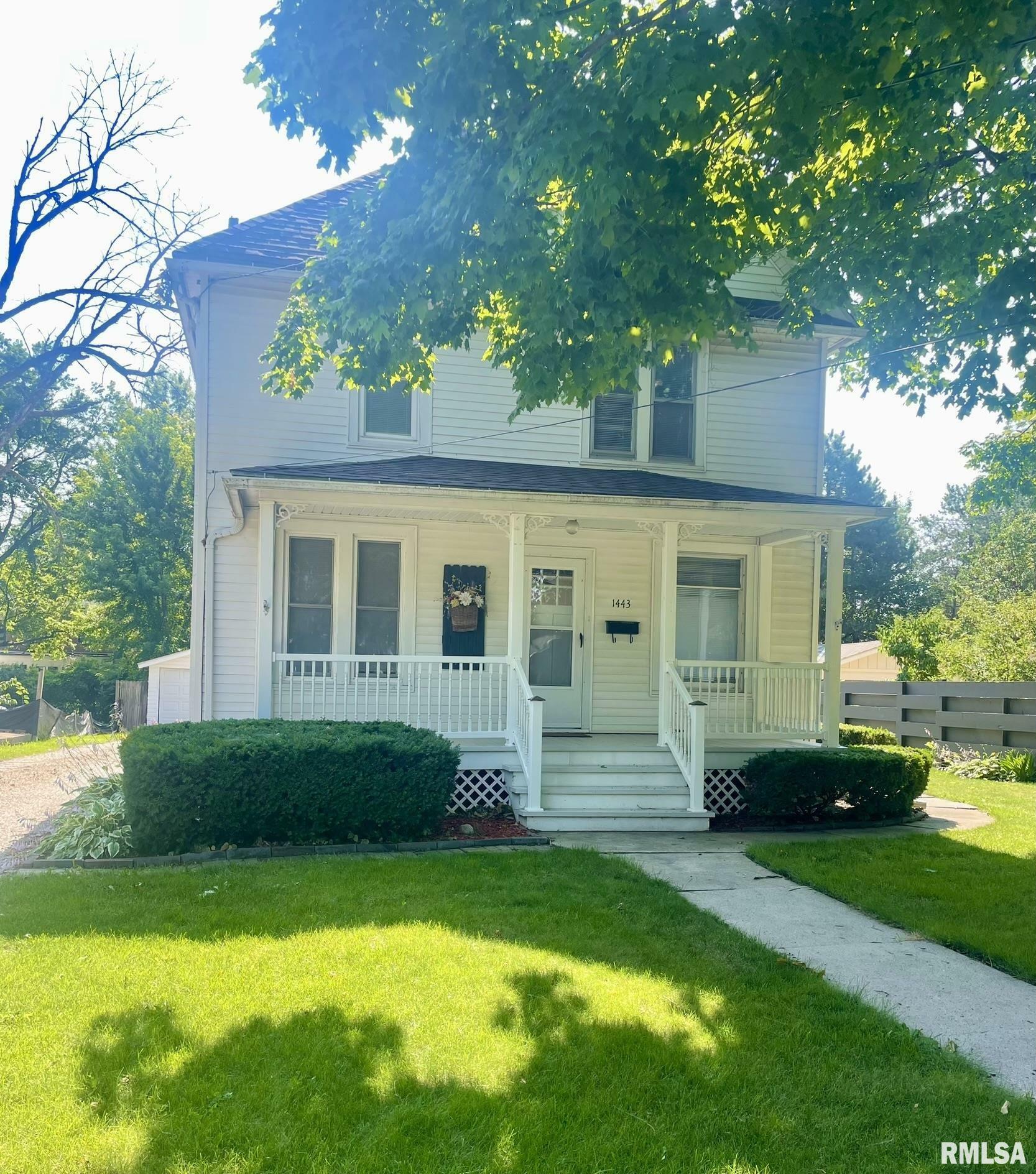 Property Photo:  1443 N Cherry Street  IL 61401 