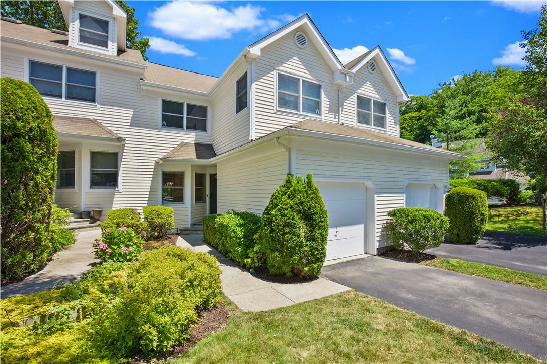 Property Photo:  409 Glenwood Drive  NY 10510 