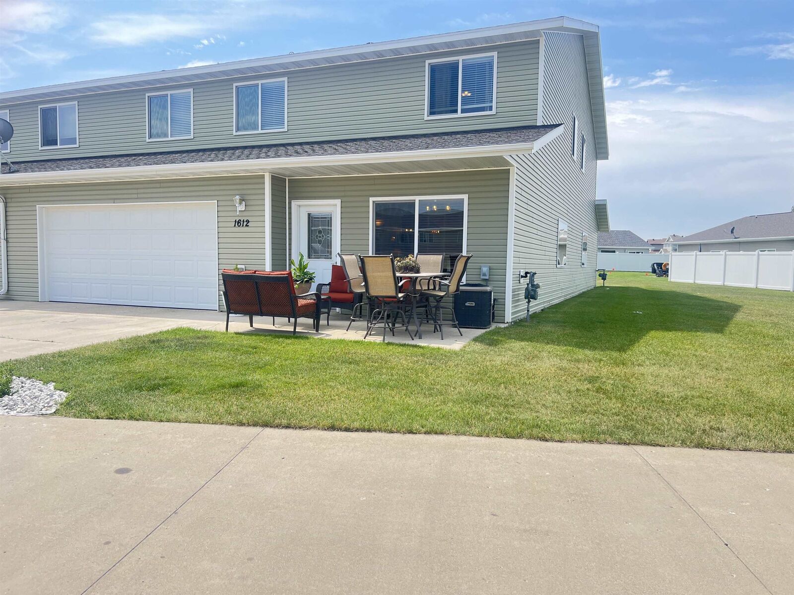 Property Photo: 1612 SE 35th Ave SE ND 58701