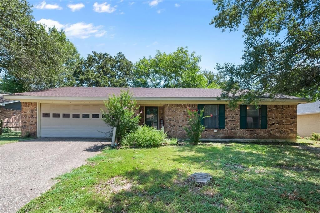 Property Photo:  3005 Lafayette Street  TX 75110 