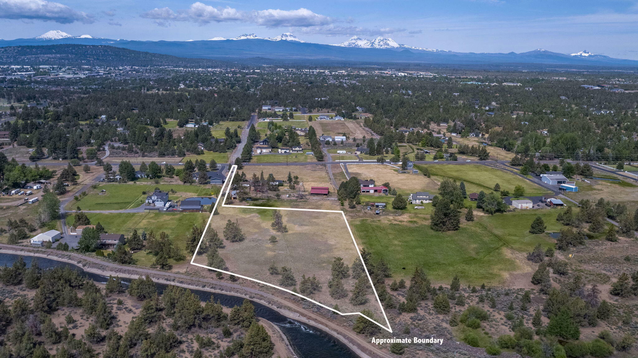 Property Photo: 63320 Deschutes Market Road OR 97701