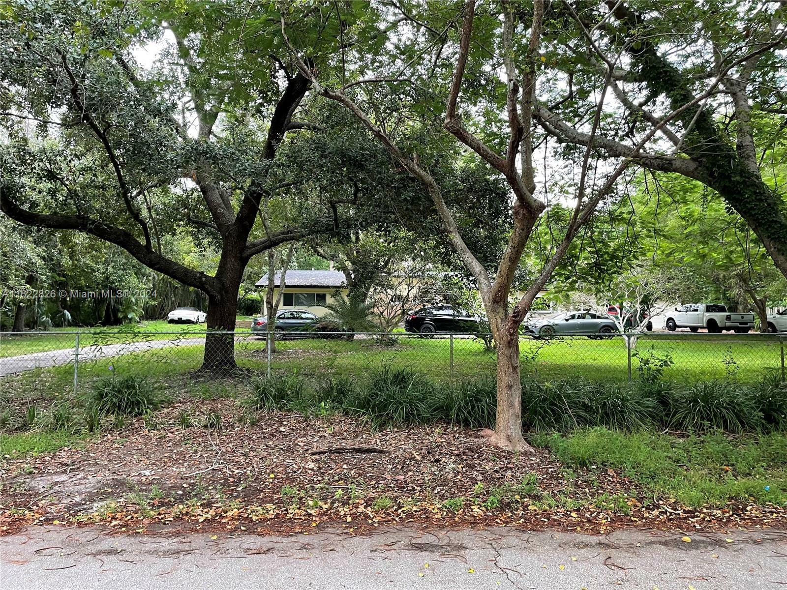 Property Photo:  11301 SW 91st Ave  FL 33176 