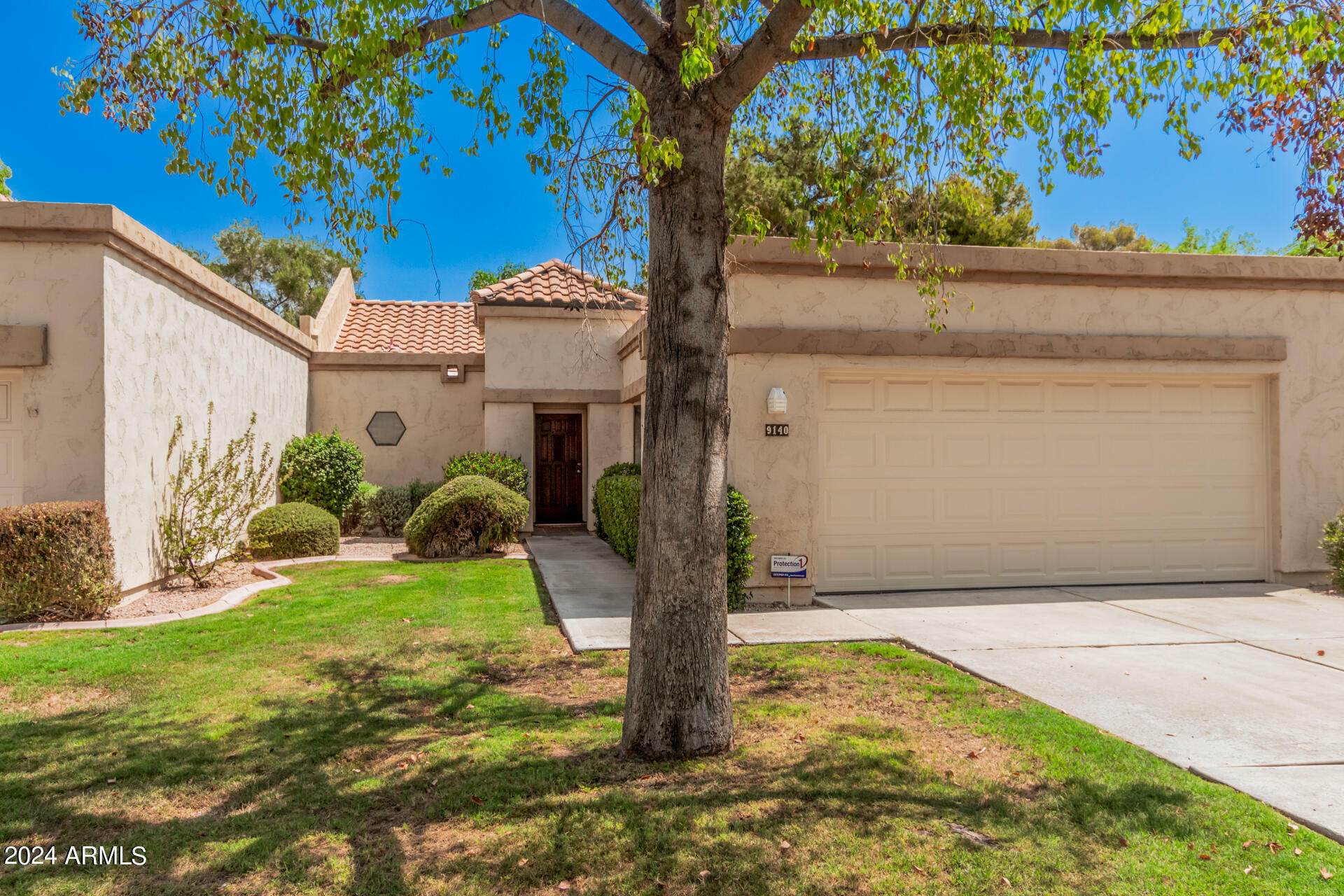 Property Photo:  9140 W Kimberly Way  AZ 85382 