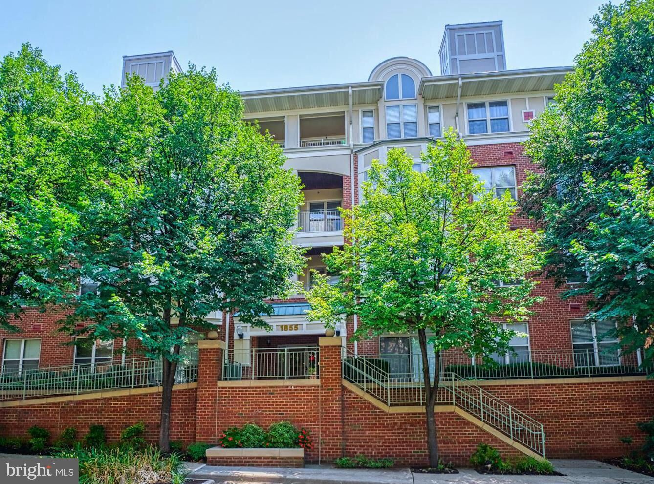 Property Photo:  1855 Stratford Park Place 210  VA 20190 