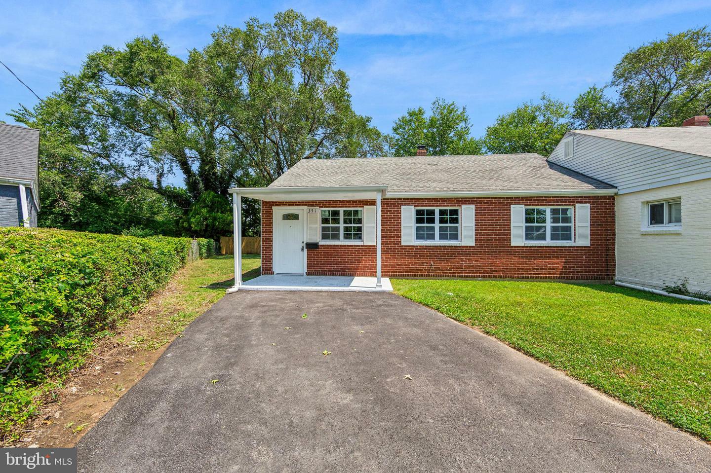 Property Photo: 351 Sheridan Drive DE 19720