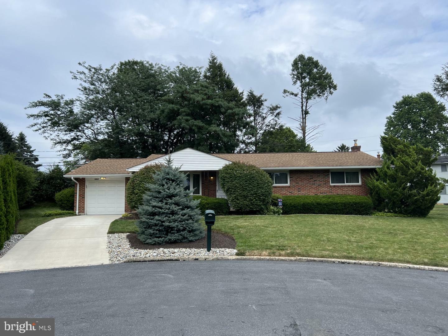 Property Photo:  6869 Beech Circle  PA 18062 