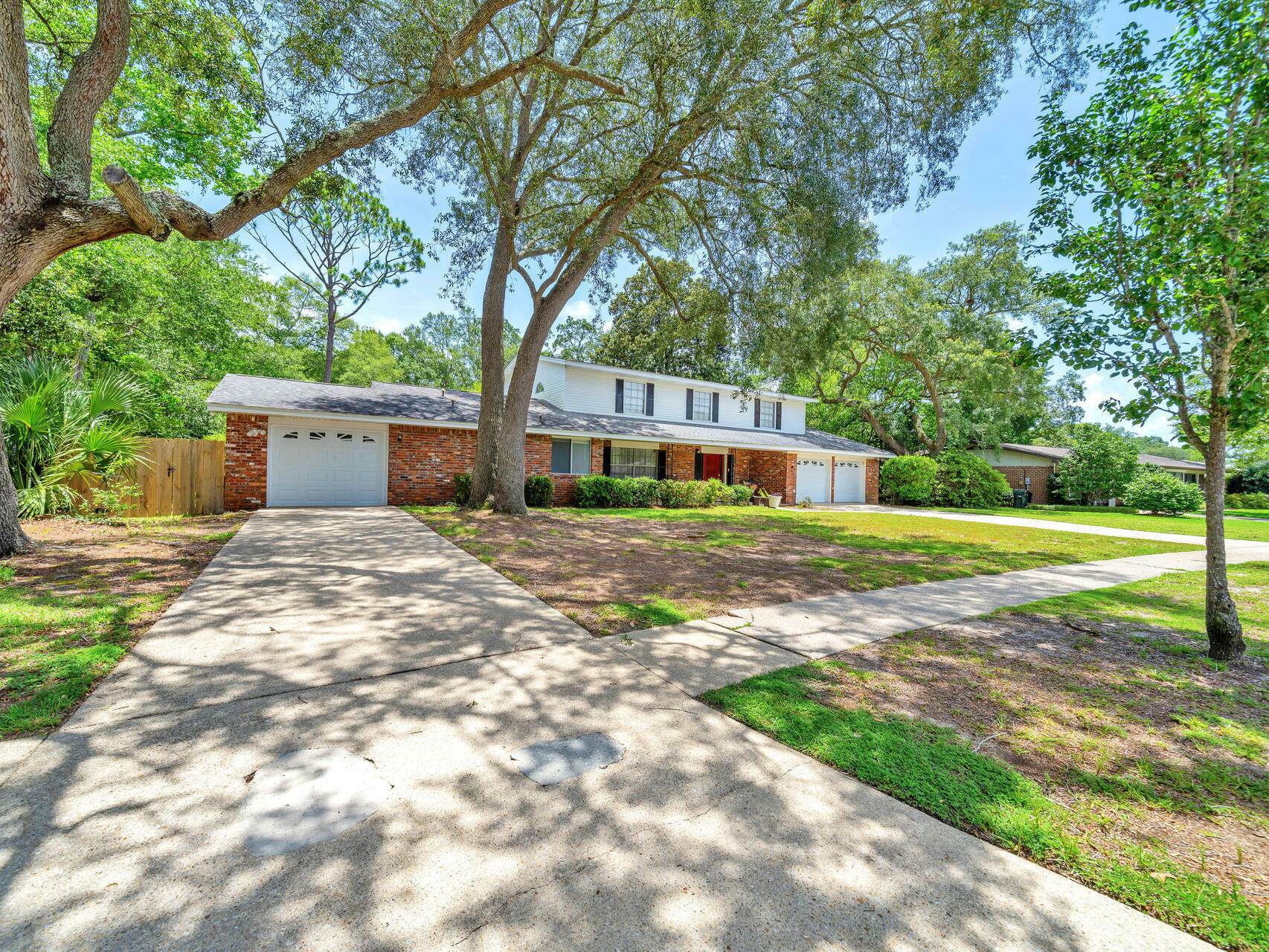 Property Photo:  628 NE Camborne Avenue  FL 32547 