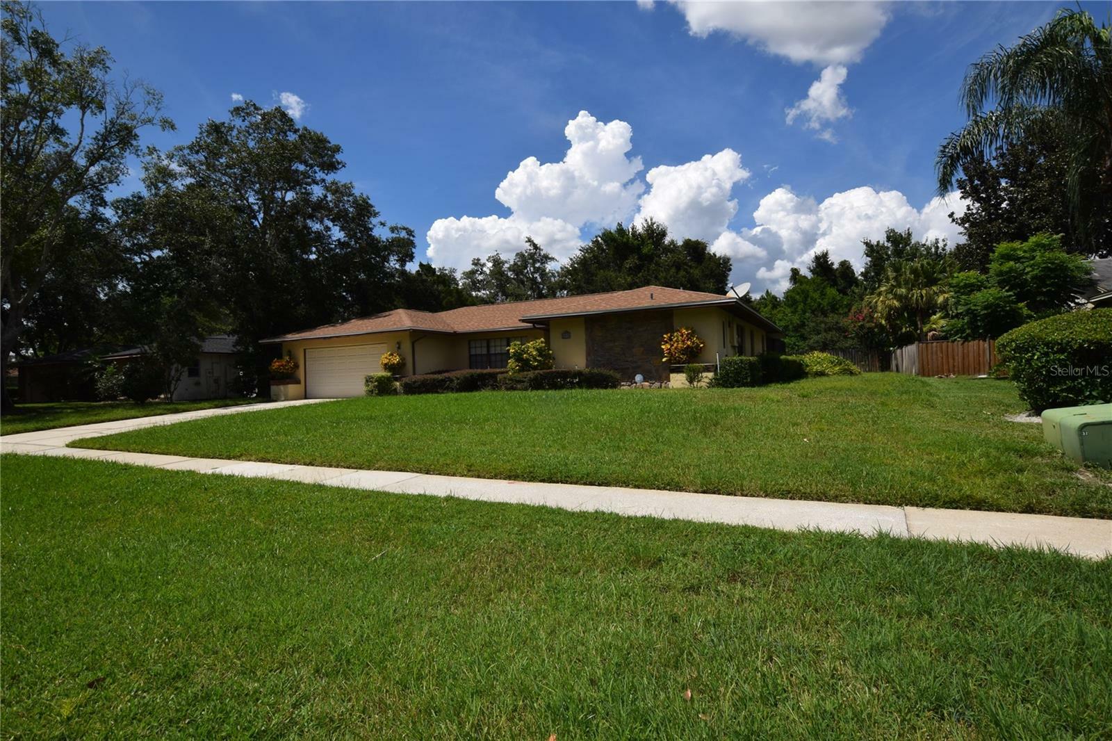 Property Photo:  8107 Bluestar Circle  FL 32819 