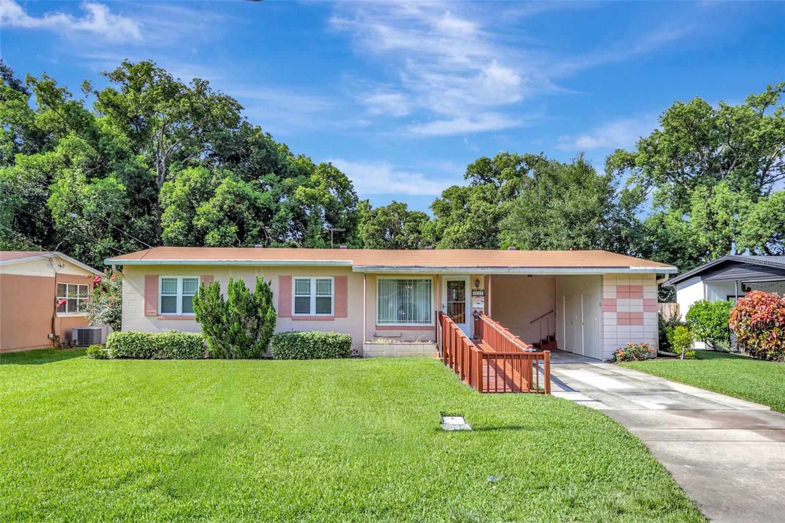 Property Photo:  3222 Renlee Place  FL 32803 