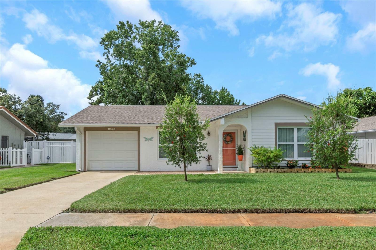 Property Photo: 2405 Lighthouse Drive FL 34685