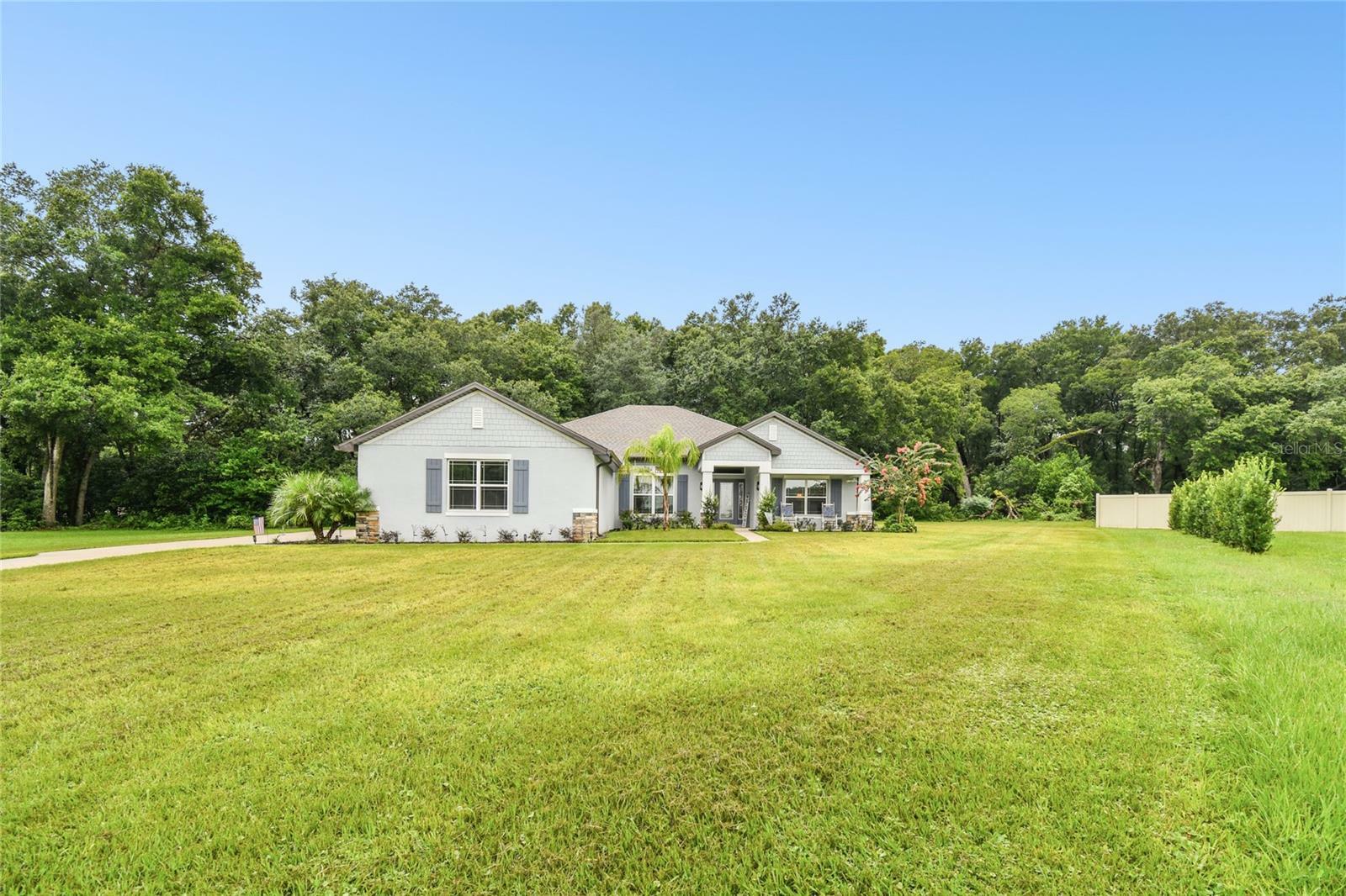 Property Photo:  41257 Stanton Hall Drive  FL 33525 