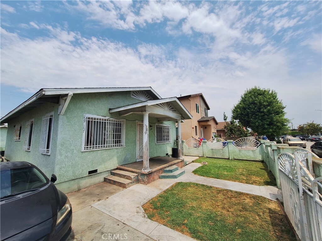 Property Photo:  157 W 71 Street  CA 90003 