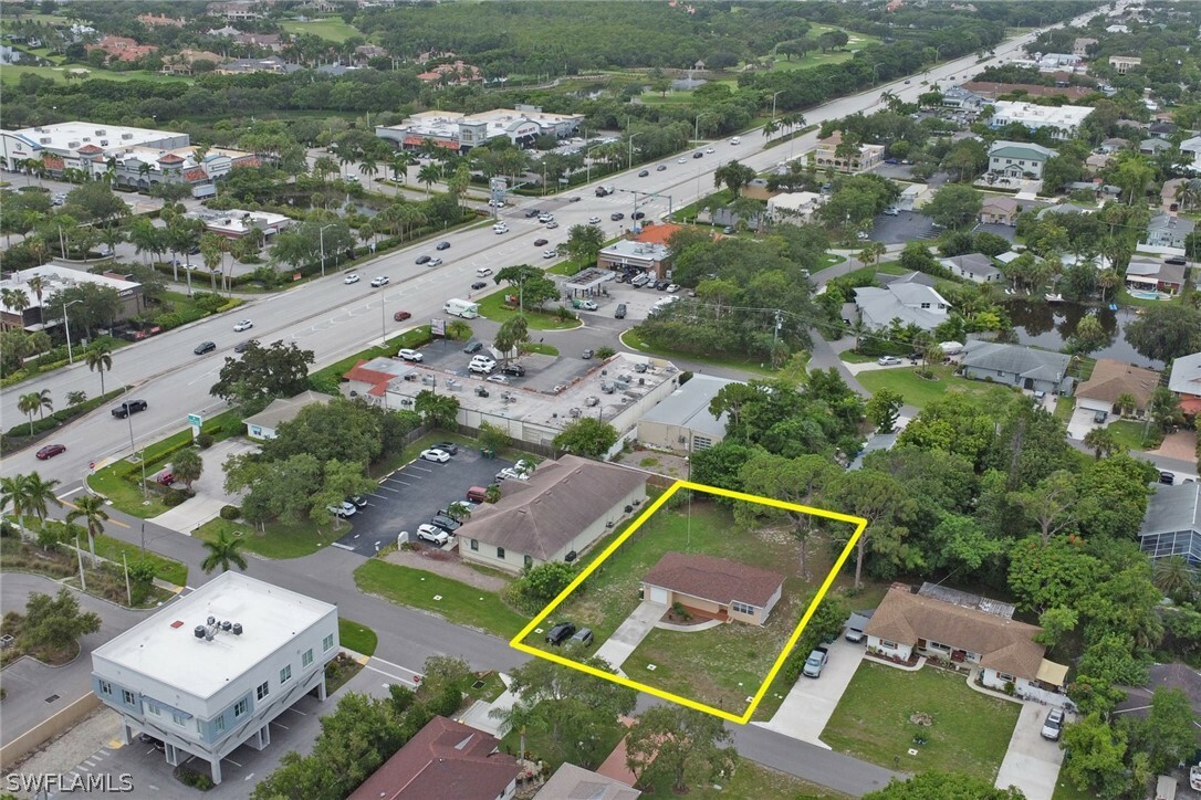 Property Photo:  870 109th Avenue N  FL 34108 