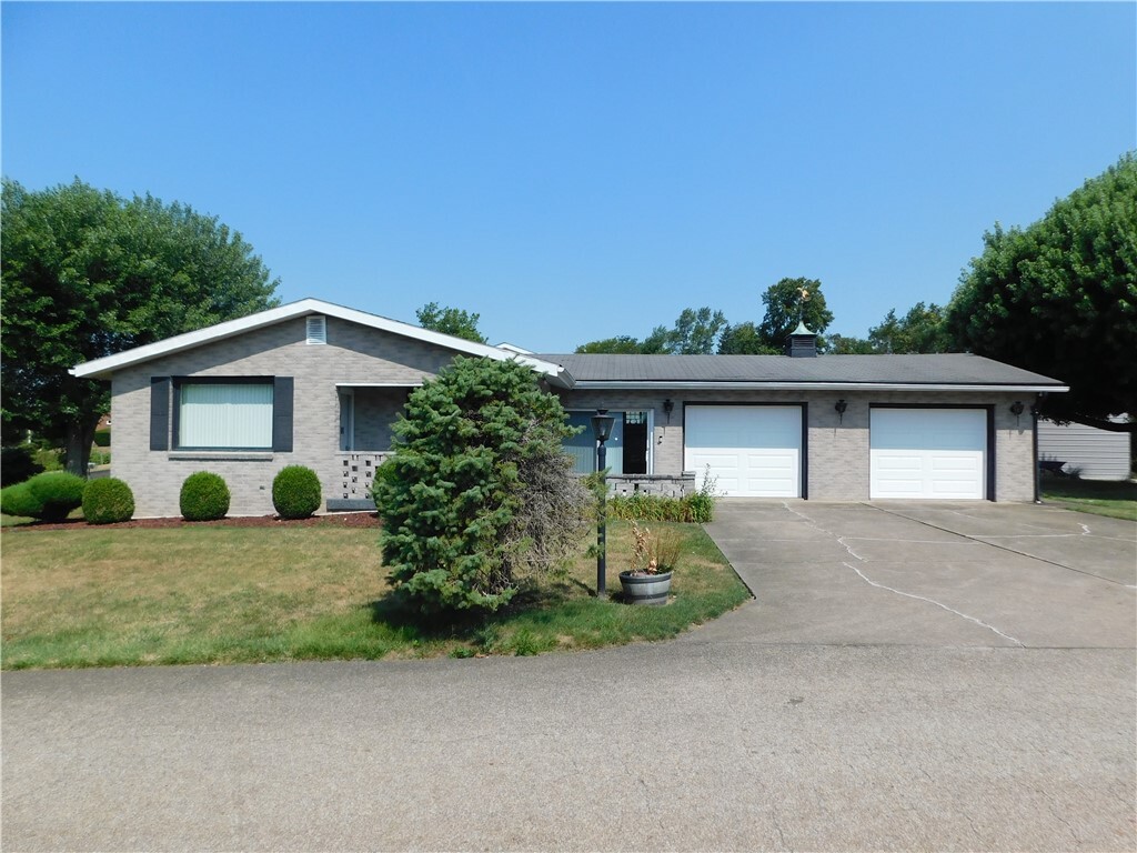 Property Photo: 126 Duall Drive PA 15445