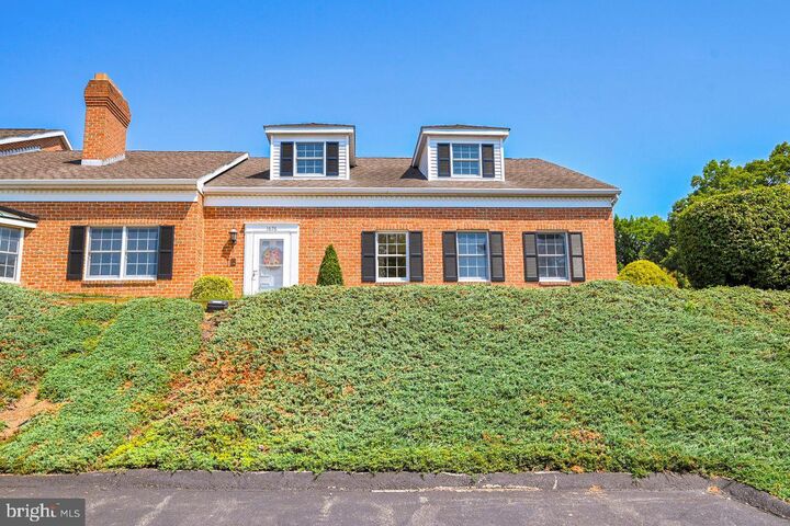 1676 Wyntre Brooke Drive 5I  York PA 17403 photo