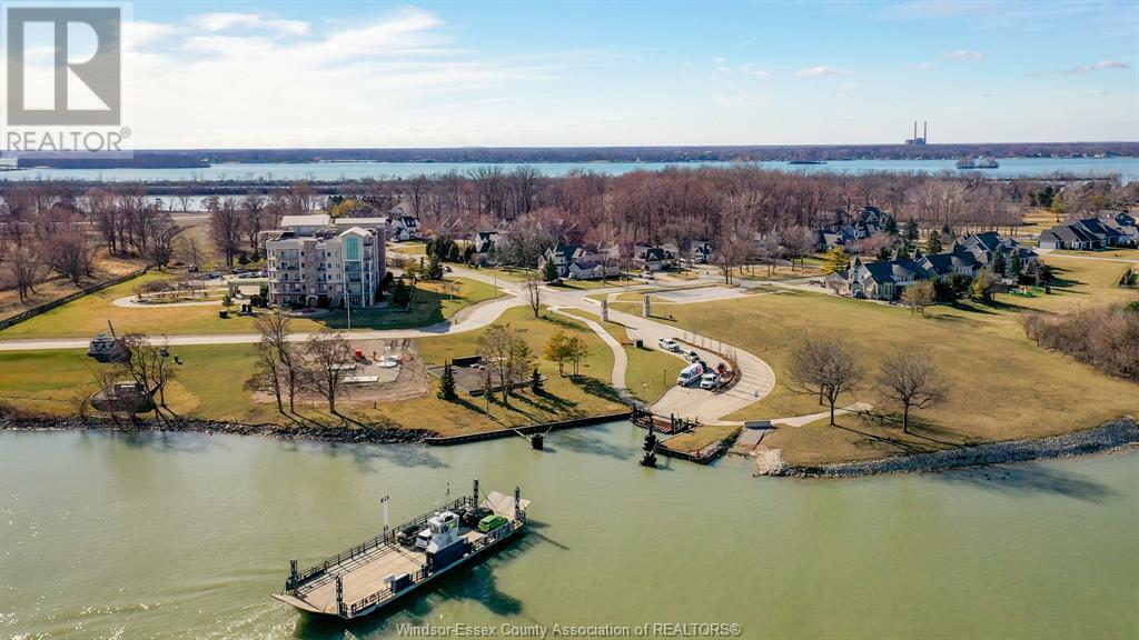 Photo de la propriété:  34 Boblo Island Boulevard 203  ON N9V 0C4 