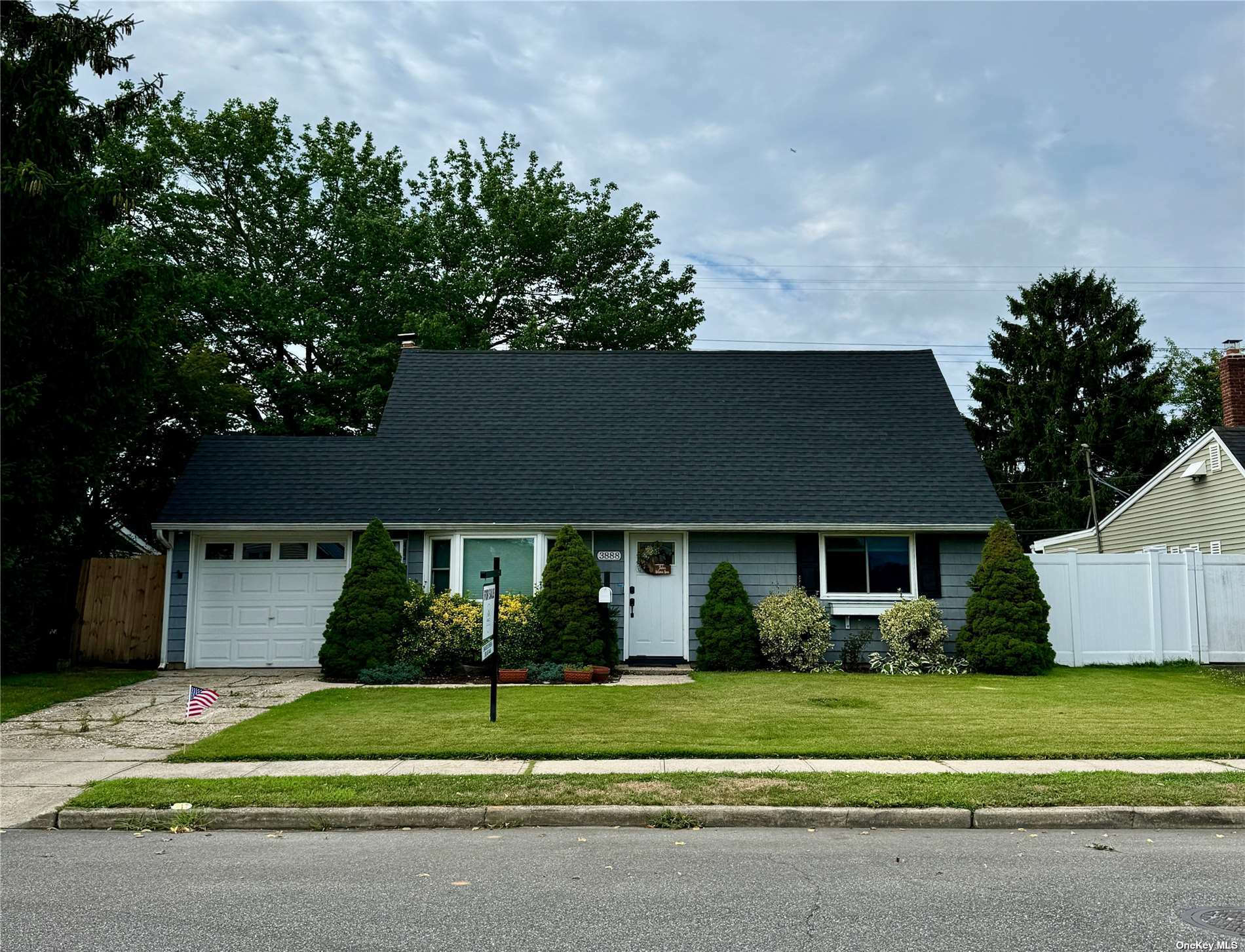 Property Photo:  3888 Avoca Avenue  NY 11714 