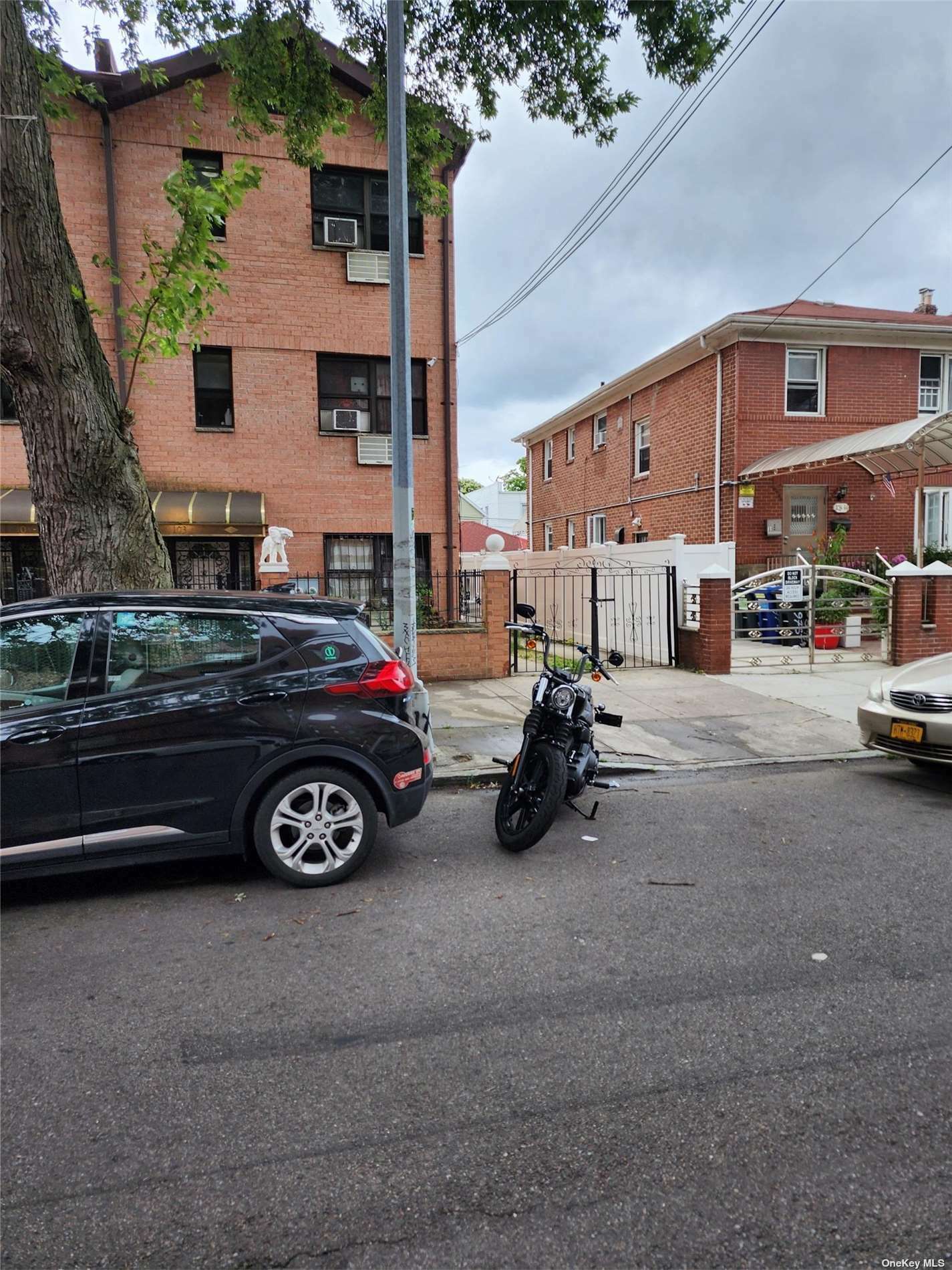 Property Photo:  103-50 97th Street  NY 11417 