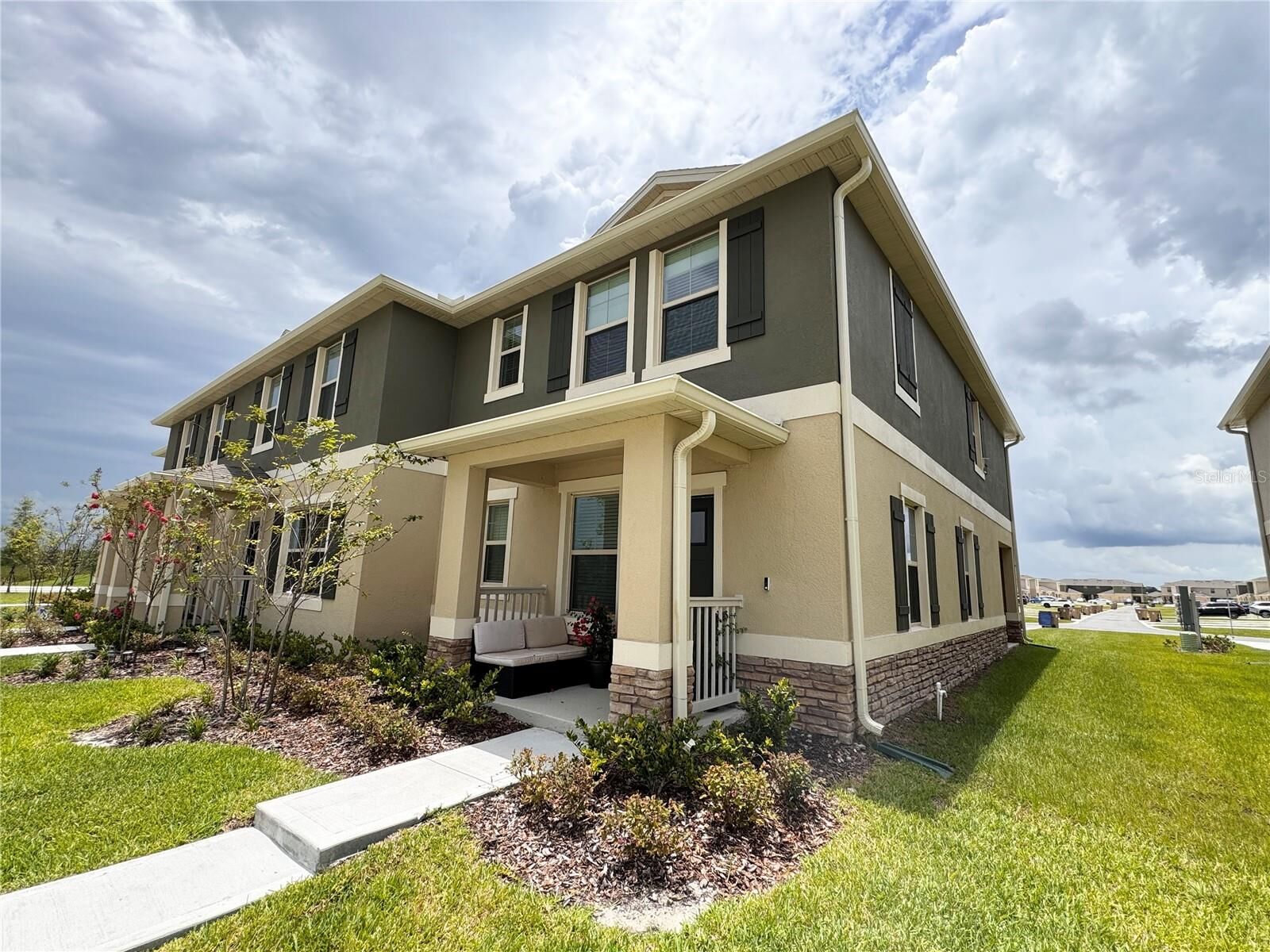 Property Photo:  2095 King Ranch Street  FL 34744 
