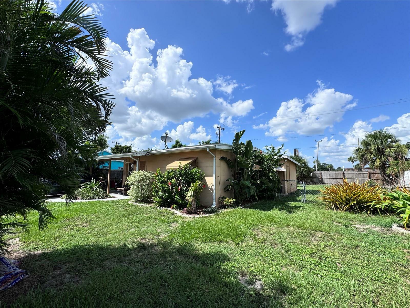 Property Photo:  115 Martin Drive NE  FL 33952 