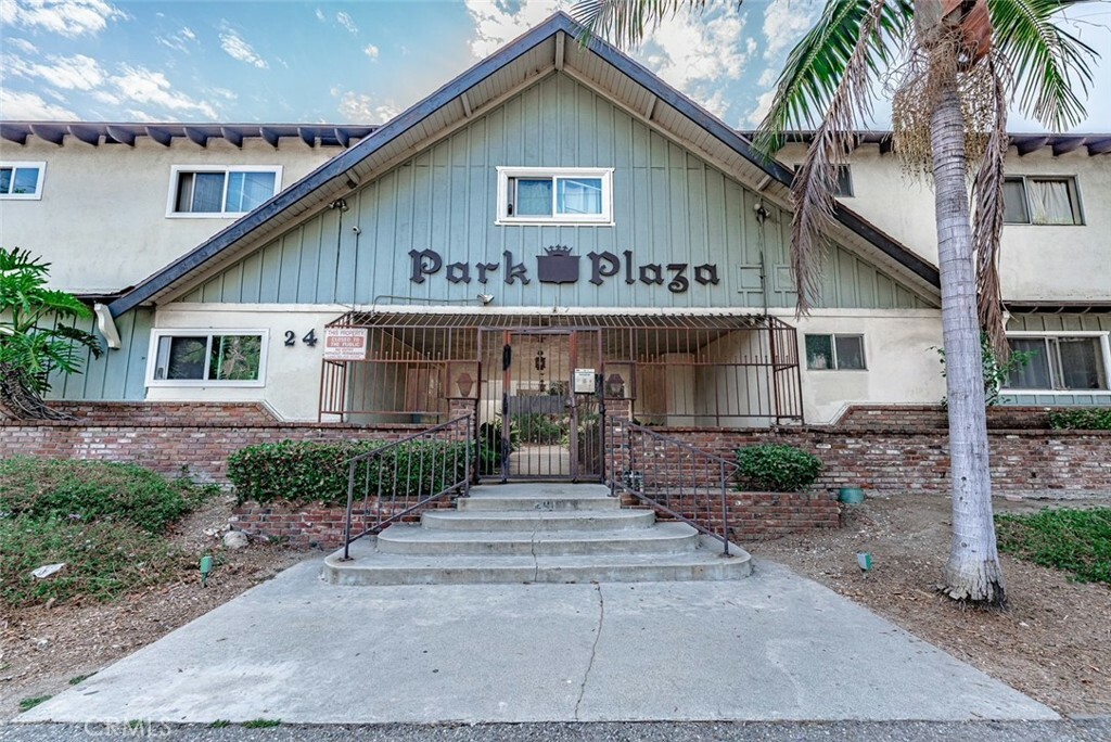 Property Photo:  241 S Avenue 57 114  CA 90042 