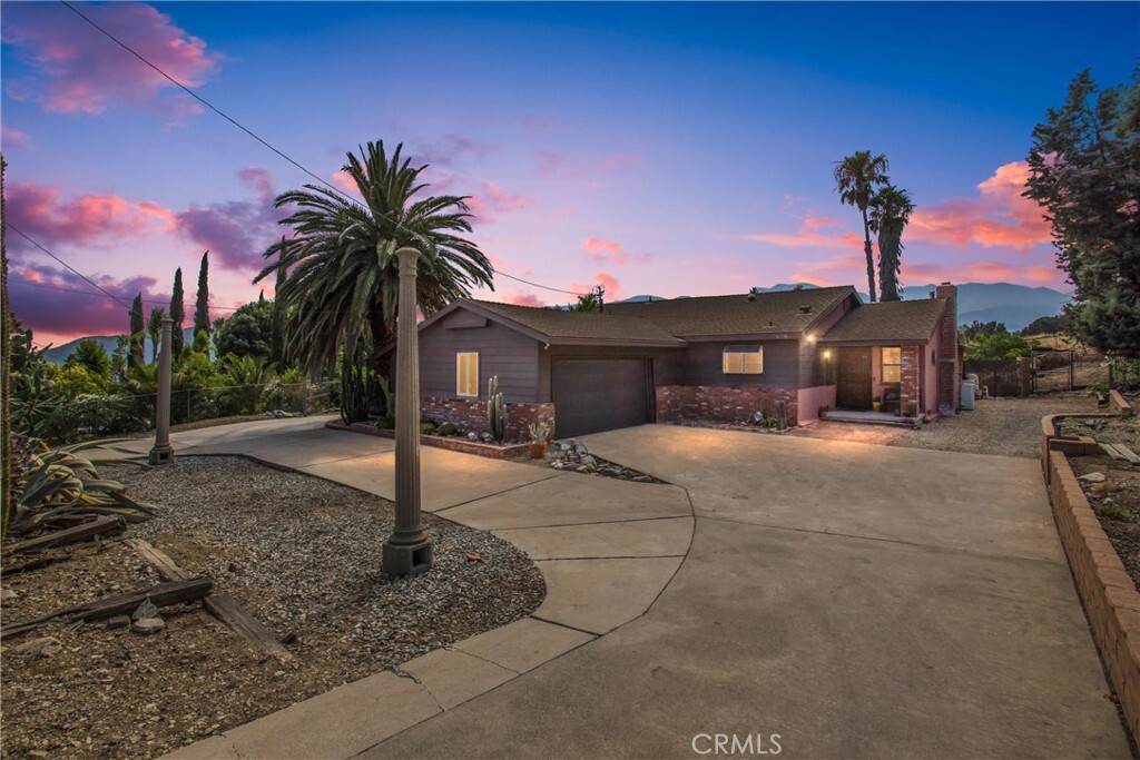 Property Photo: 870 Kimbark Avenue CA 92407