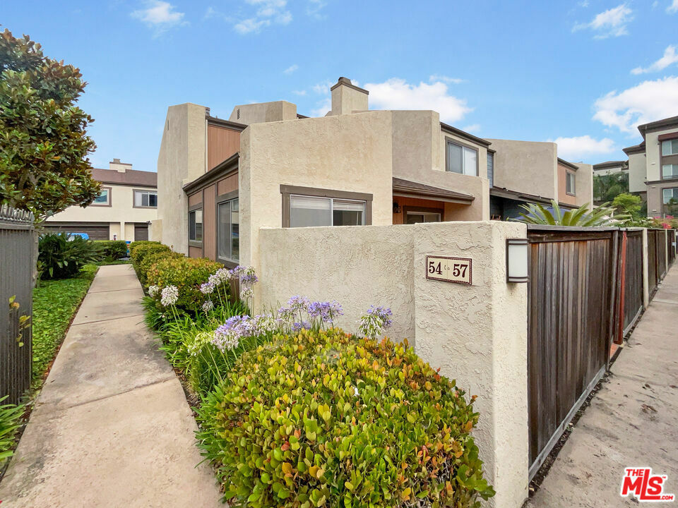 Property Photo:  22533 S Vermont Avenue 54  CA 90502 