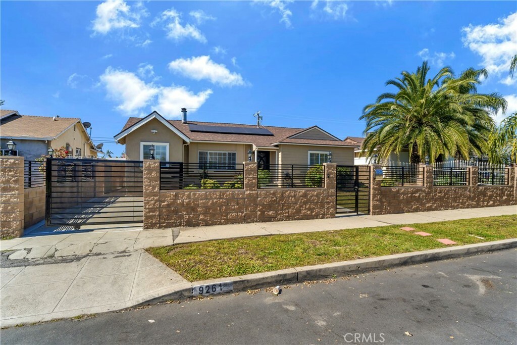 Property Photo:  9261 Lev Avenue  CA 91331 