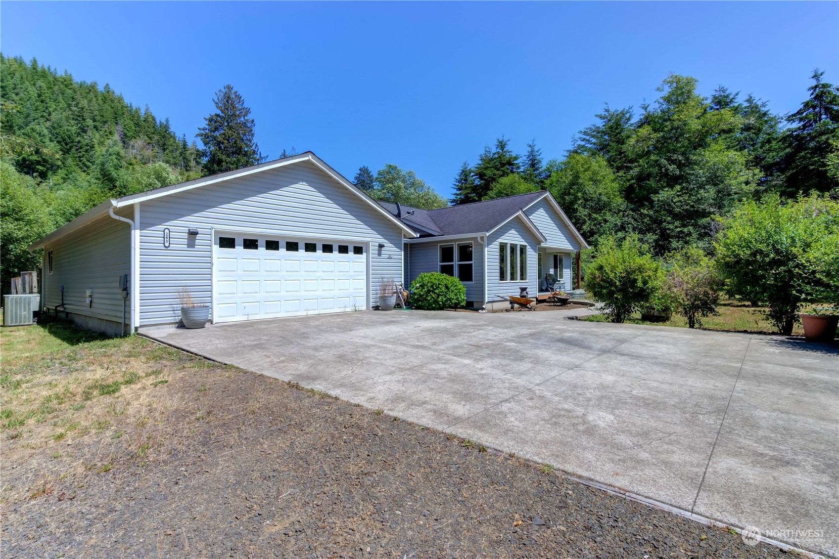 Property Photo:  285  North Valley  WA 98638 