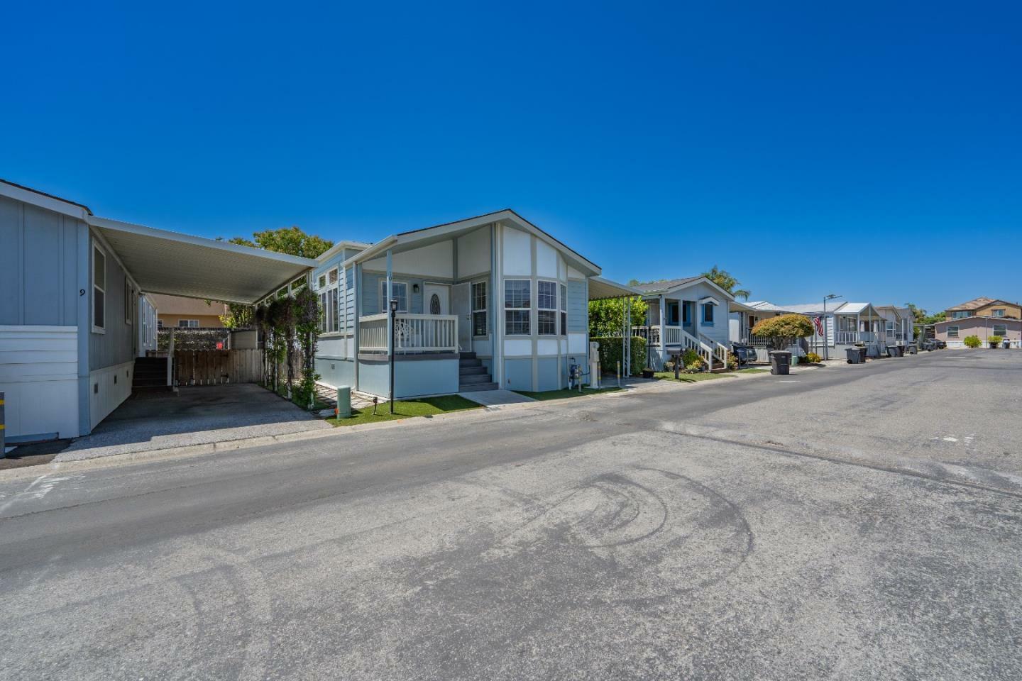 Property Photo:  575 San Pedro Avenue 10  CA 95037 