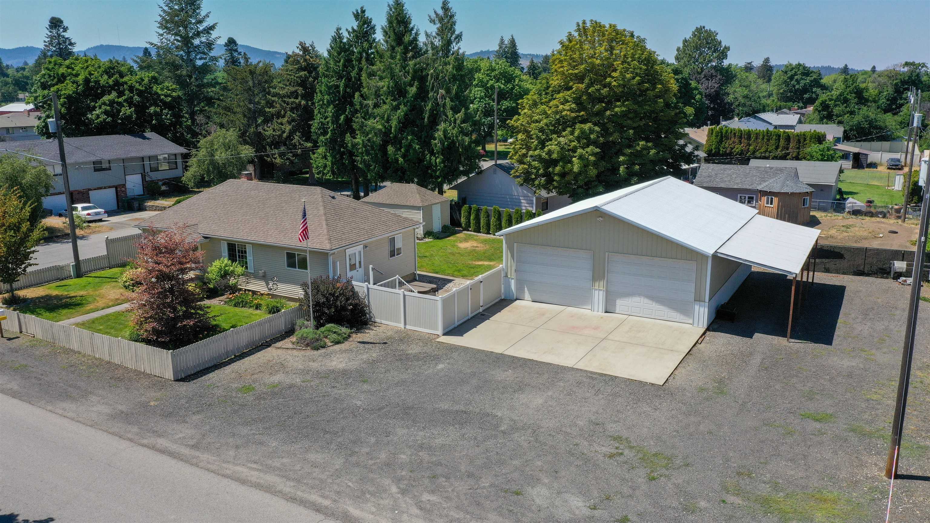 Property Photo:  624 S Blake Rd  WA 99216 