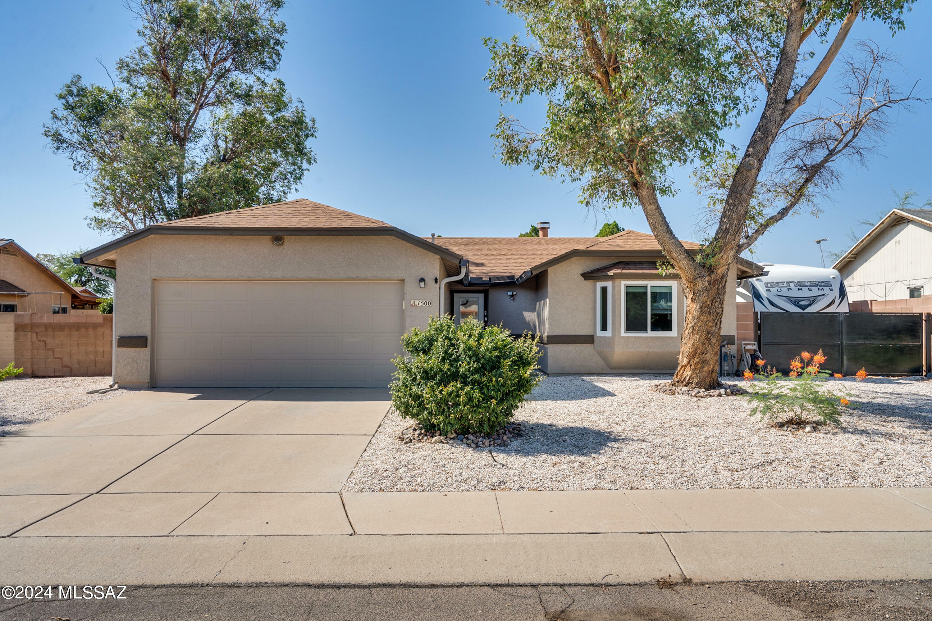 Property Photo:  1500 W Canyon Shadows Lane  AZ 85737 