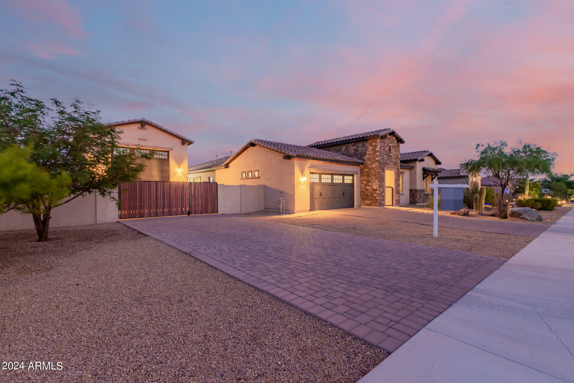 Property Photo:  1331 N Chatsworth Street  AZ 85207 