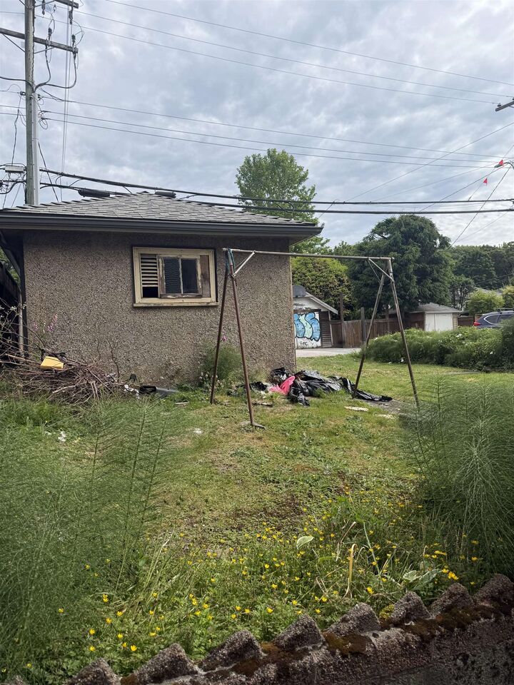 Property Photo: 1929 E Broadway BC V5N 1W4