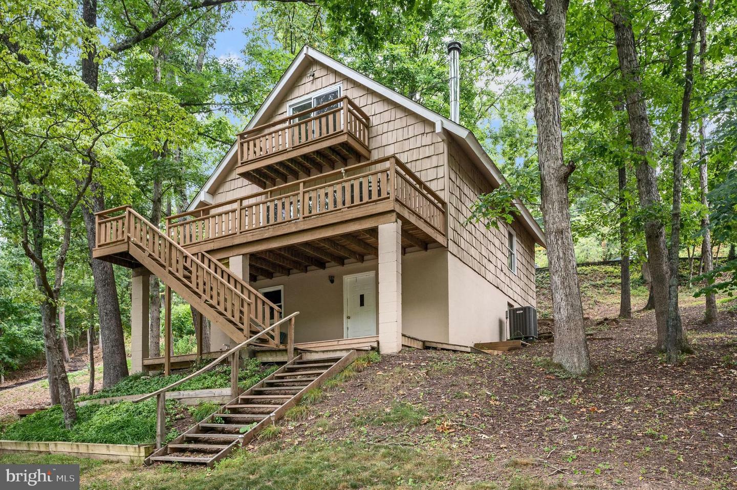 Property Photo:  635 Lakeview Drive  VA 22625 