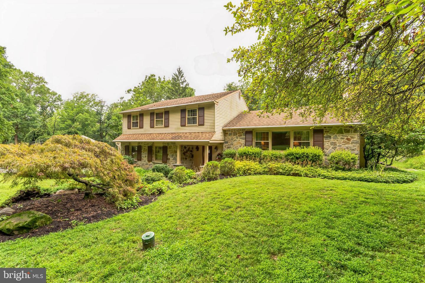 Property Photo:  125 W Bishop Hollow Road  PA 19063 