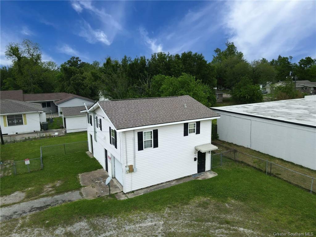 Property Photo: 735 1/2 Fall Street LA 70601