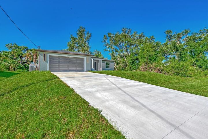 3847 E Price Boulevard  North Port FL 34288 photo