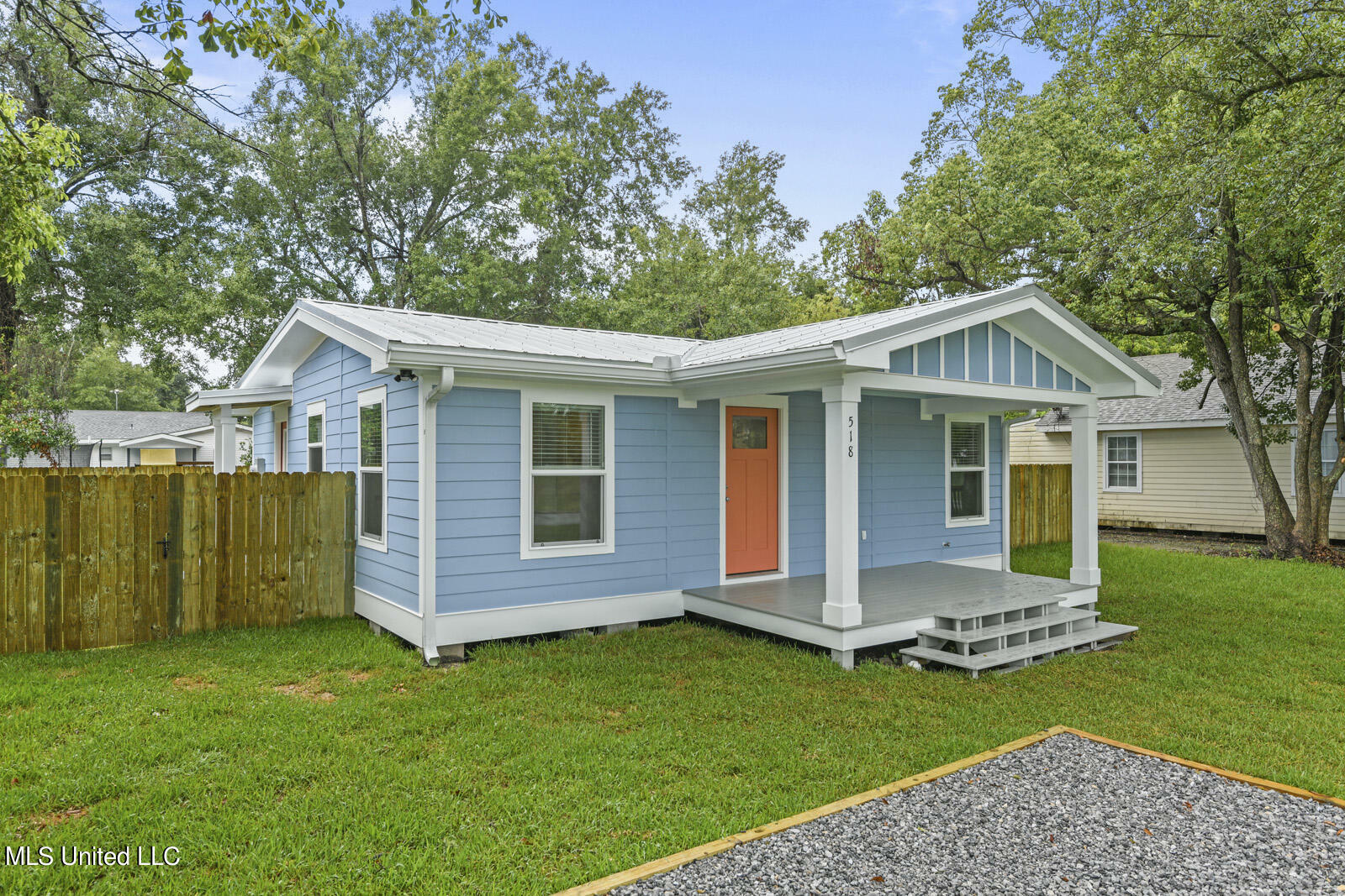 Property Photo:  518 Bookter Street  MS 39520 