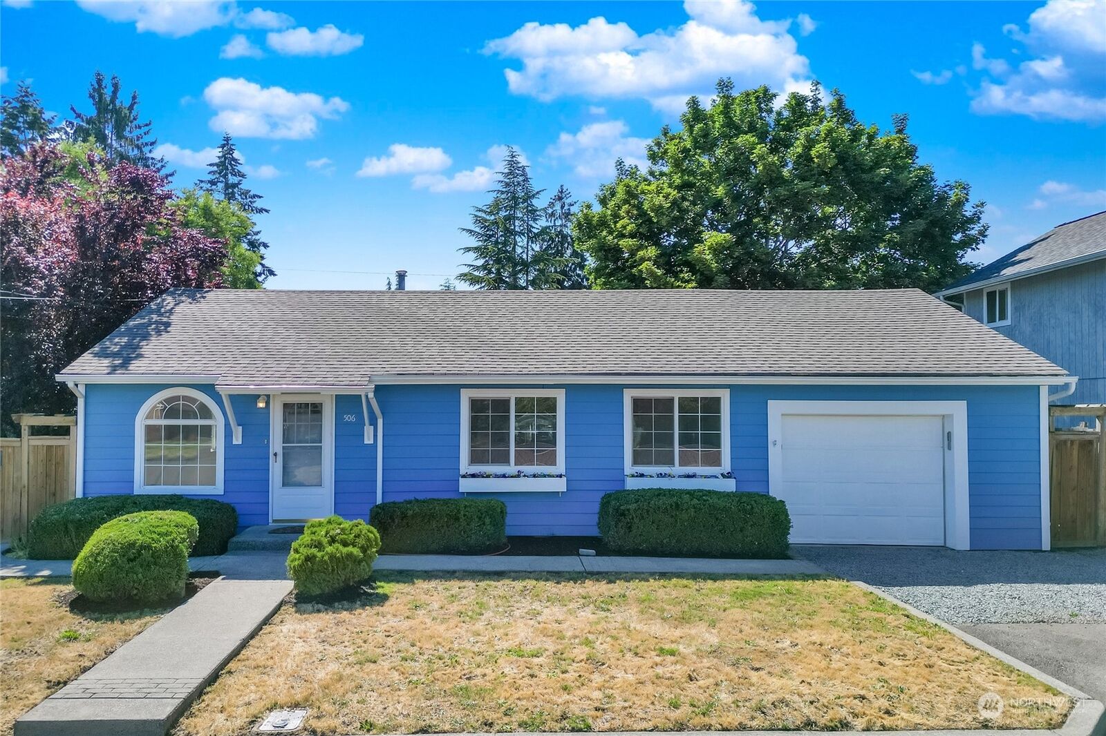 Property Photo:  506 10th Street Pl NW  WA 98371 