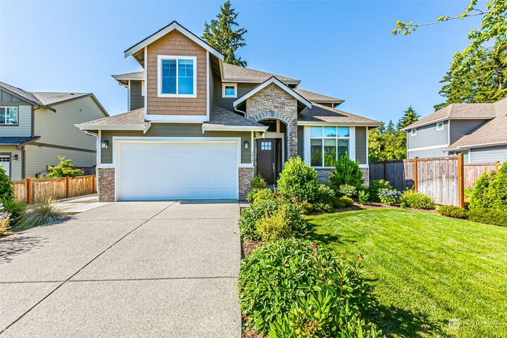 Property Photo:  4918 NE 1st Street  WA 98059 