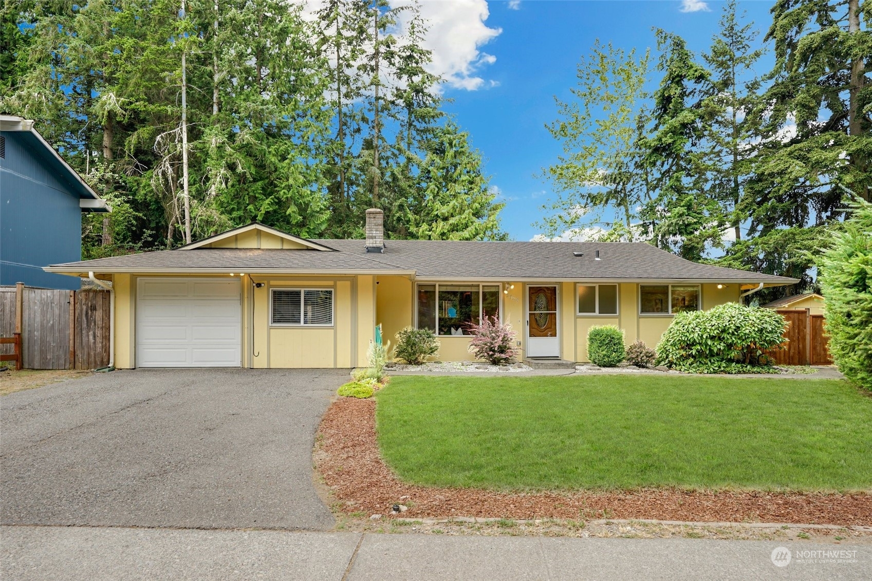 Property Photo:  5724 172nd Place SW  WA 98037 