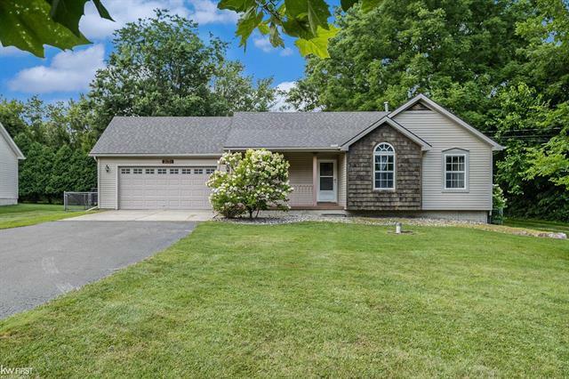 Property Photo:  3272 Grand Blanc Road  MI 48473 