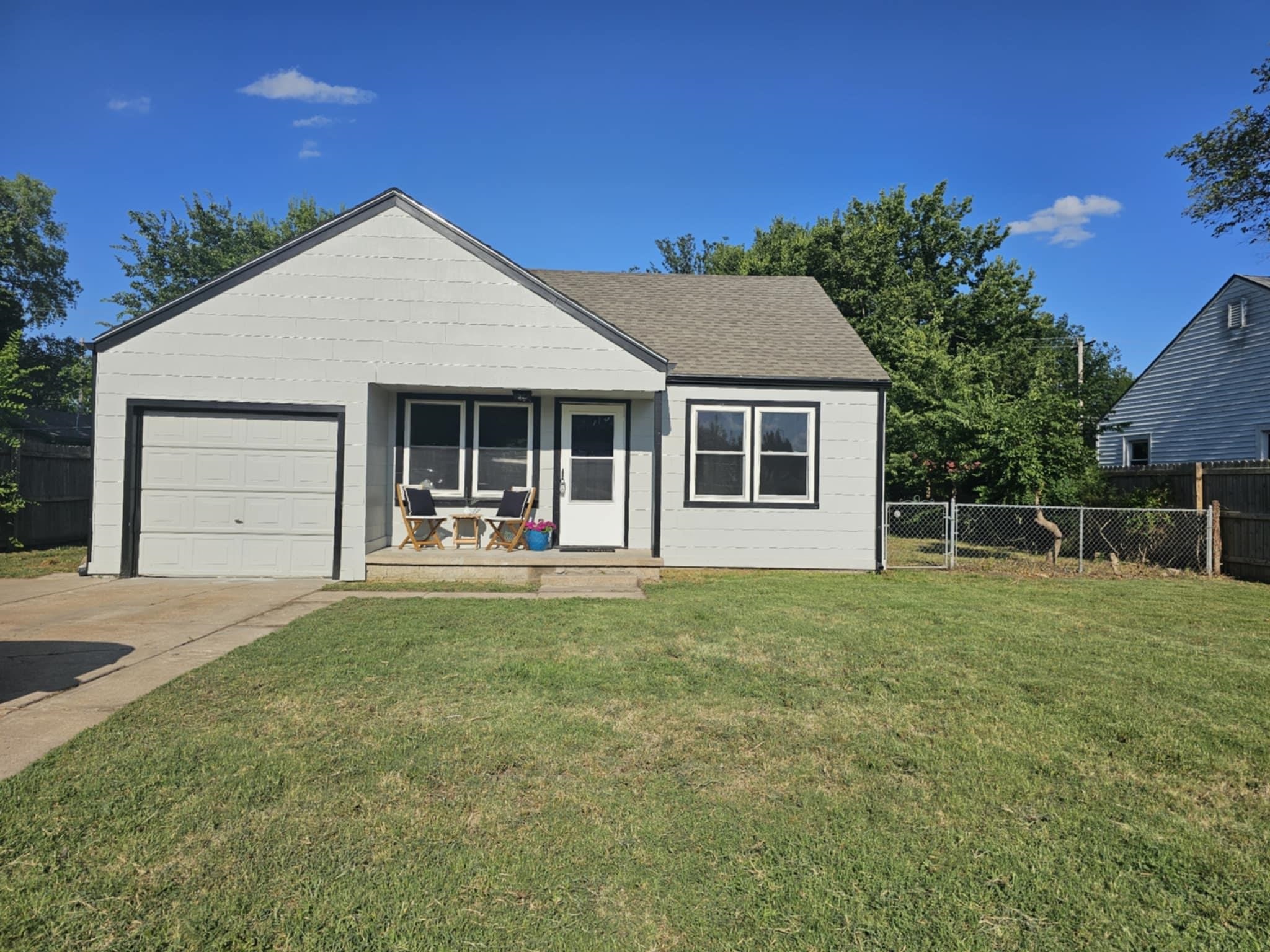 Property Photo:  1816 S Millwood St  KS 67213 