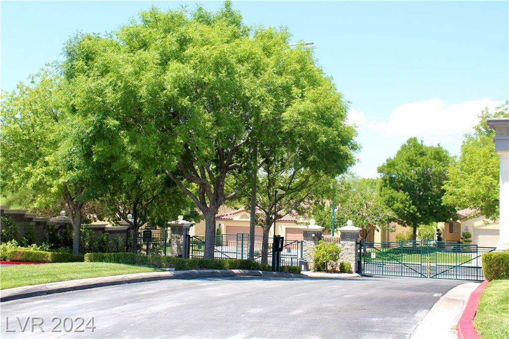 Property Photo:  1119 Cathedral Ridge Street  NV 89052 