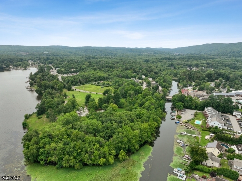 Property Photo:  19 Ringwood Ln  NJ 07421 