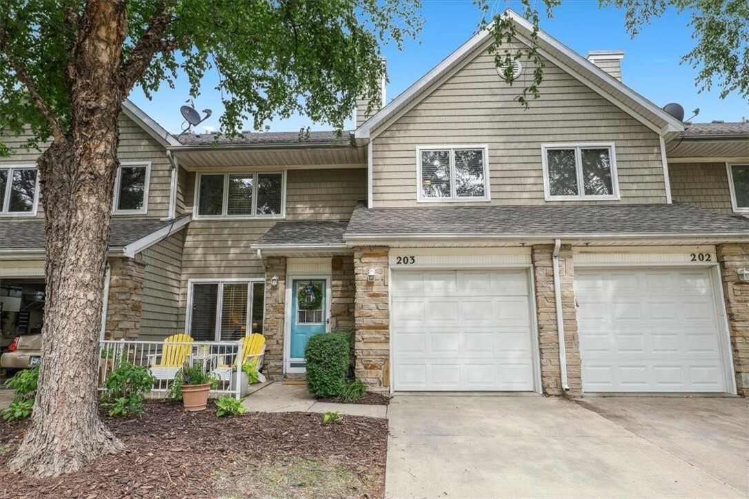 Property Photo:  811 Burr Oaks Drive 203  IA 50266 