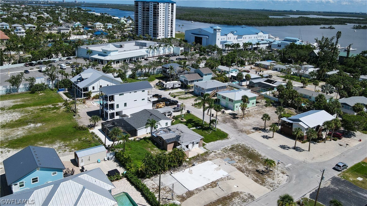 Property Photo:  311 Bayland Road  FL 33931 