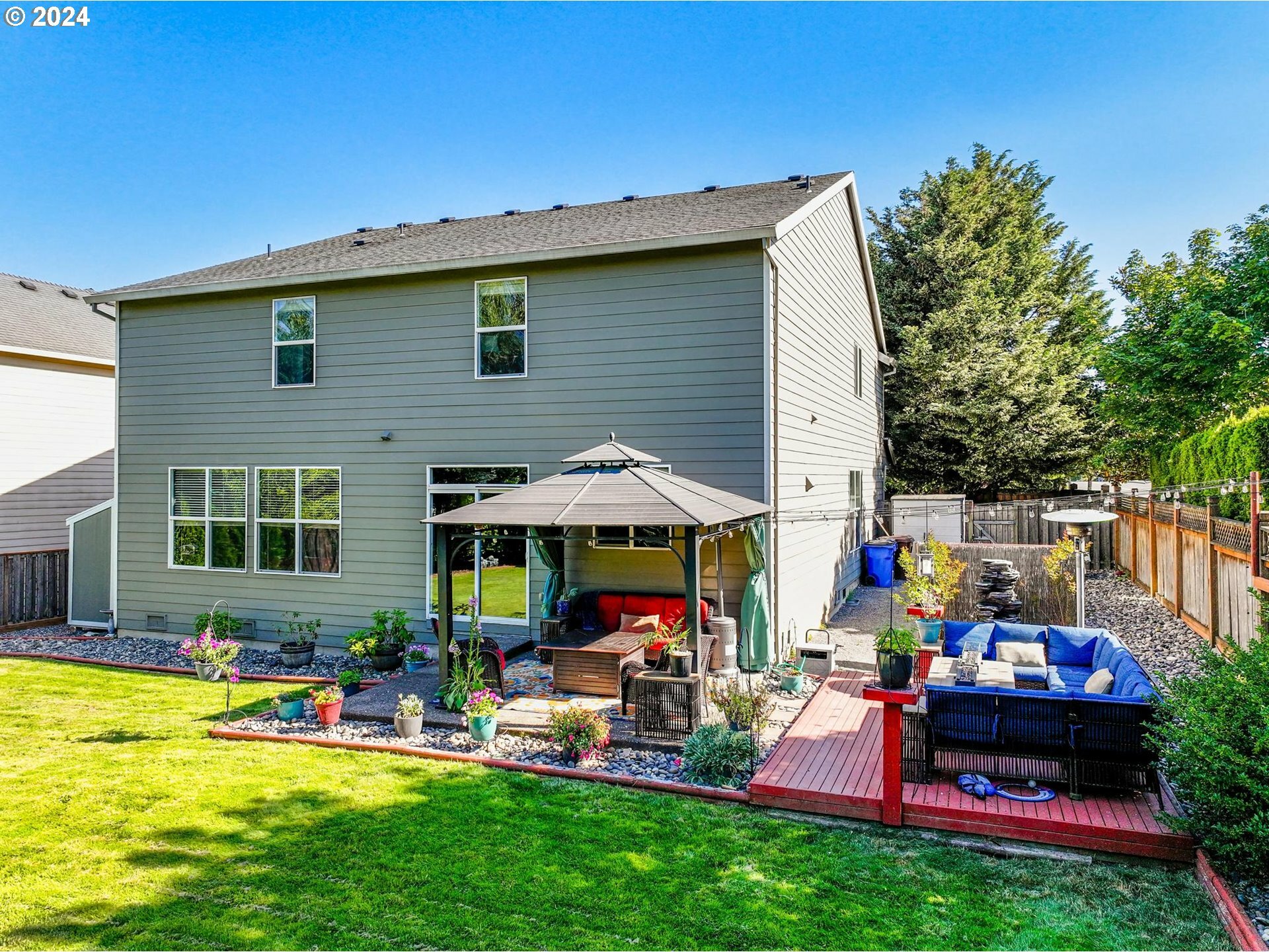 Property Photo:  2635 NW 22nd Ave  WA 98607 