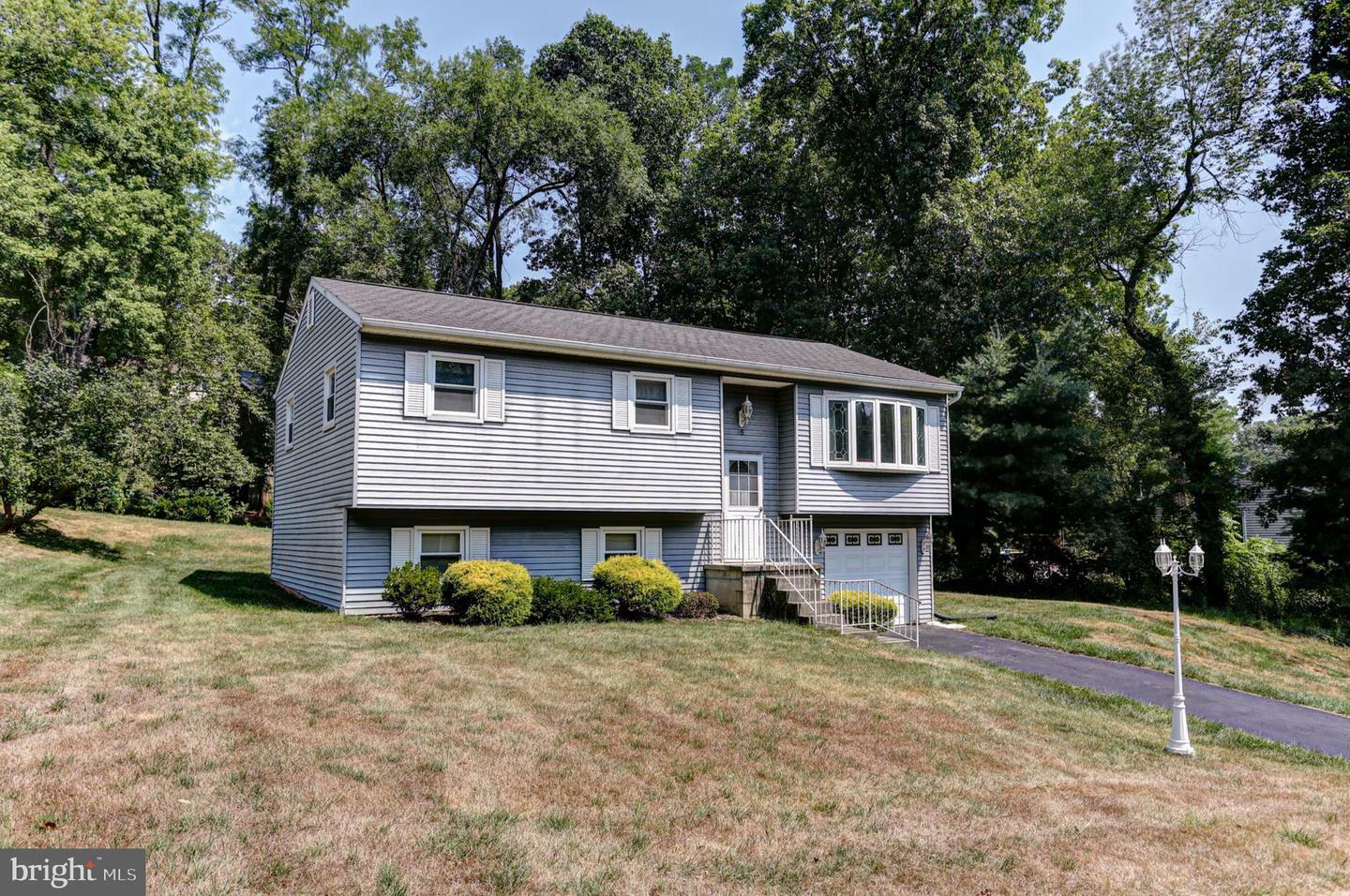 Property Photo:  45 White Oak Lane  PA 17319 